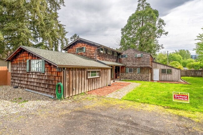 Building Photo - FOUR BEDROOM CHARMER WITH ADU IN CASTLE ROCK