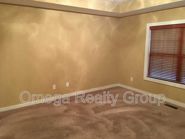 Building Photo - 905 Moonlite Dr