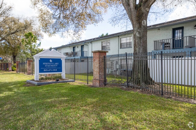 Bonita señalización - Serenity Lake Apartments