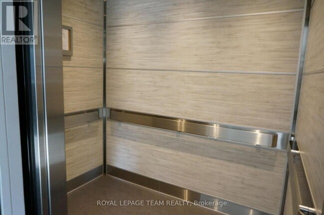 Building Photo - 316 Lorry Greenberg Dr