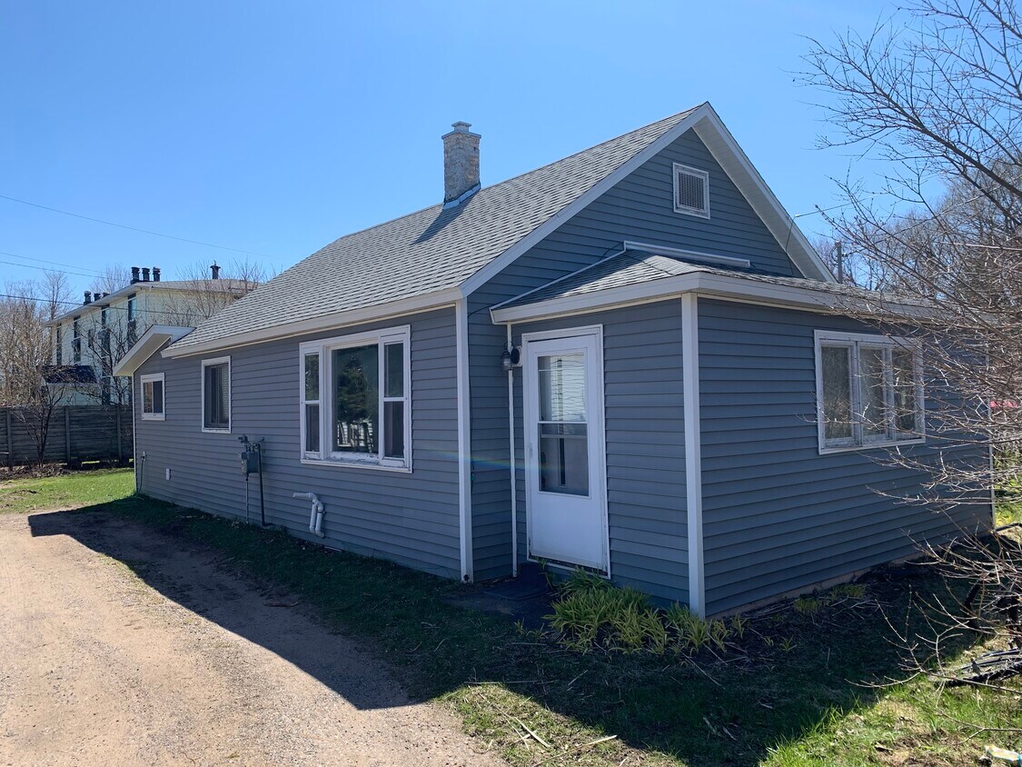 513 Hawley St, Marquette, MI 49855 House Rental in Marquette, MI