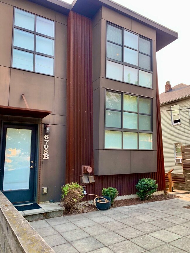 Foto del edificio - 6708 Corson Ave S