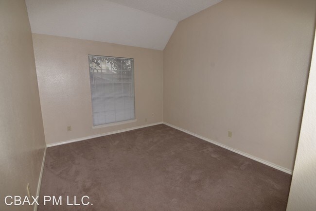 Foto del edificio - 827 Crooked Creek Ln