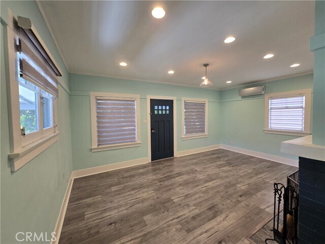 Foto del edificio - 396 N Mentor Ave