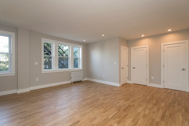 Building Photo - 138 Highland Ave