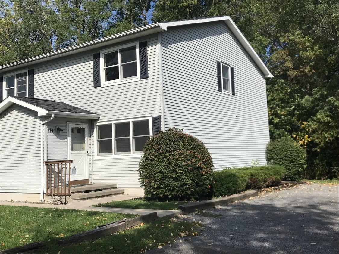 Primary Photo - 174 Ontario St