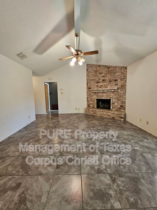 Building Photo - 112 Mallard Dr