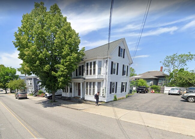 Building Photo - 65 Pool St