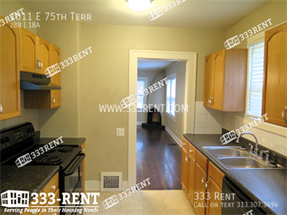 Foto del edificio - 1011 E 75th Terrace