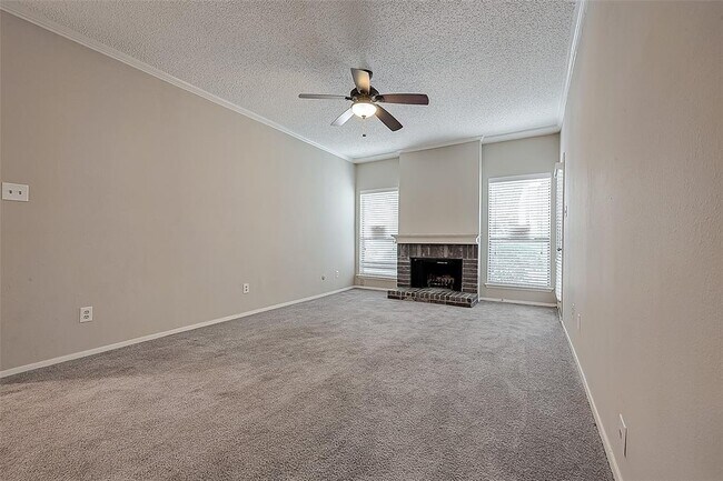 Building Photo - 10049 Westpark Dr