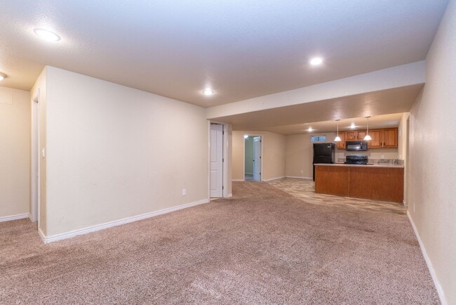 Building Photo - 9864 Pennsylvania Dr