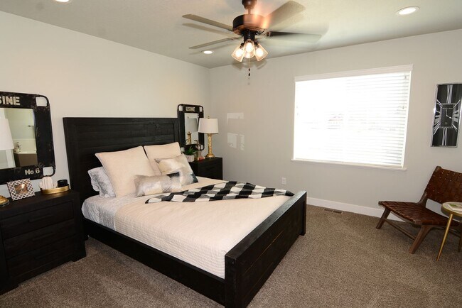 Foto del edificio - Luxury Tremonton Town-Home for For Rent
