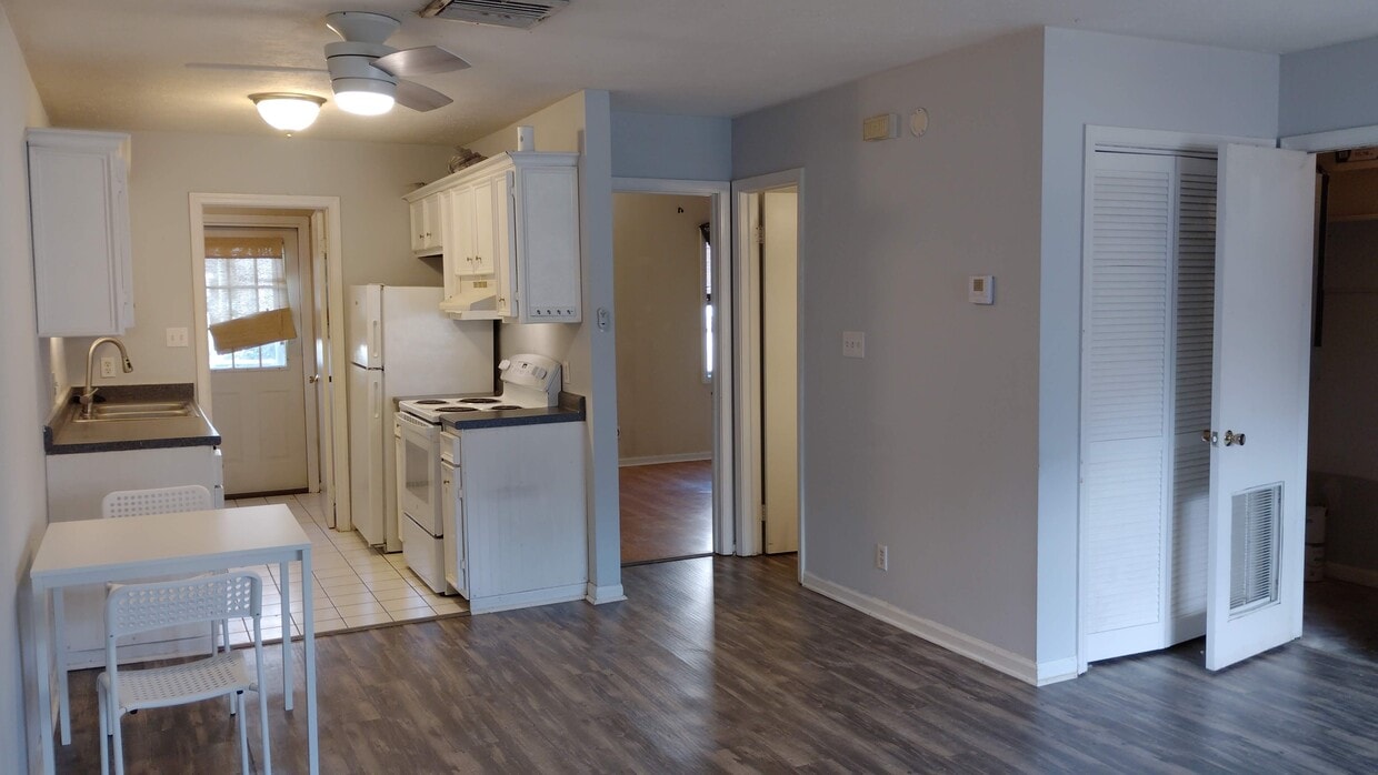 Foto principal - 502 Oak Circle Dr