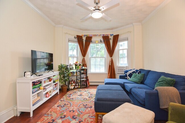Foto del edificio - 258 E Cottage St