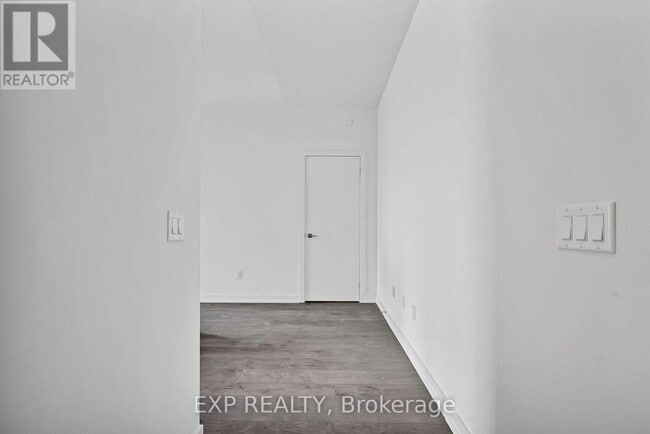 Photo du bâtiment - 55 Duke St W