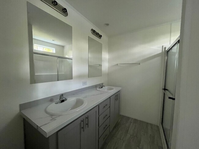 Foto del edificio - 18 Eland Dr