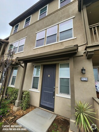 Building Photo - 902 Botanica Ln