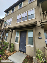 Building Photo - 902 Botanica Ln
