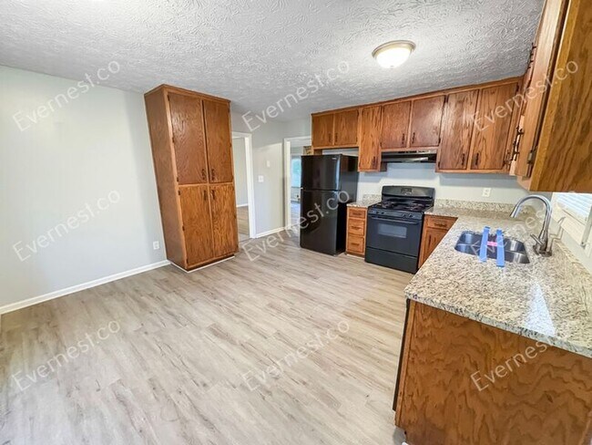 Foto del edificio - 6880 Oswego Trail