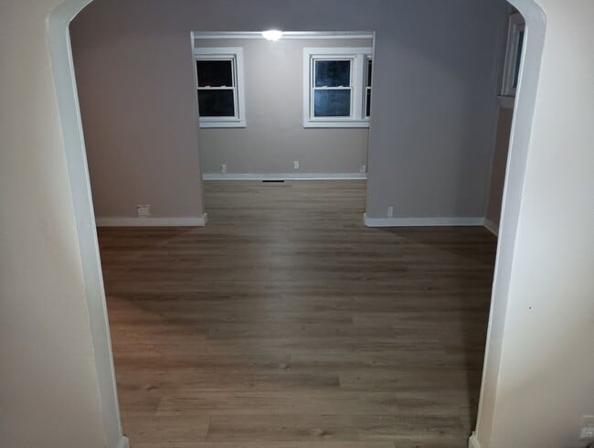 Building Photo - Charming 3-Bedroom Home – Spacious & Updated