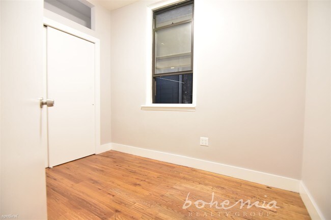 Building Photo - 3 br, 1 bath Apartment - 222 W 116th St