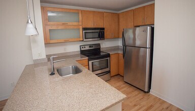 Building Photo - 242 E Water St