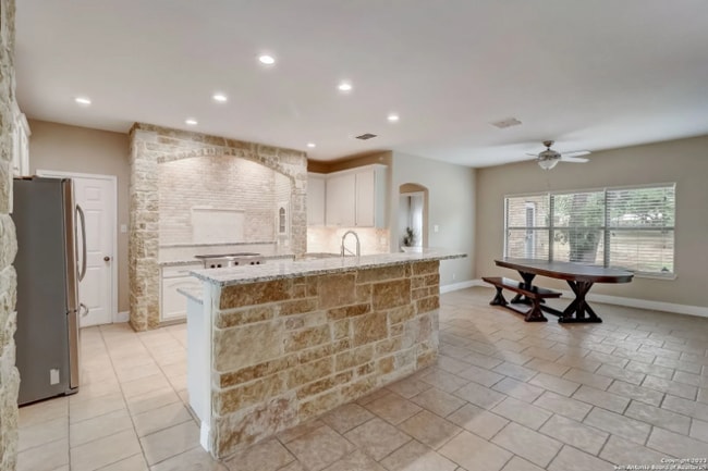 Building Photo - 471 Rose Blossom Loop