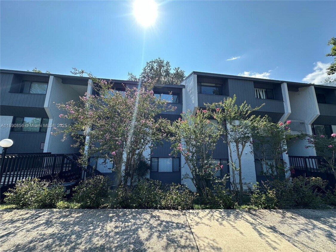 Foto principal - 2816 SW 14th Dr