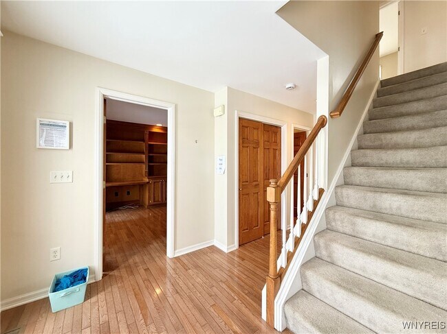 Foto del edificio - 175 Crown Royal Dr