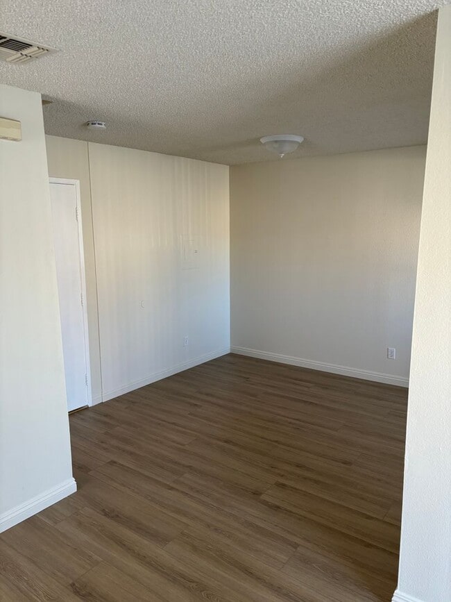 Building Photo - 16748 Hoskins Lane
