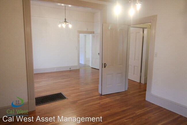 Foto del edificio - 3 br, 1 bath House - 930 W Taylor St