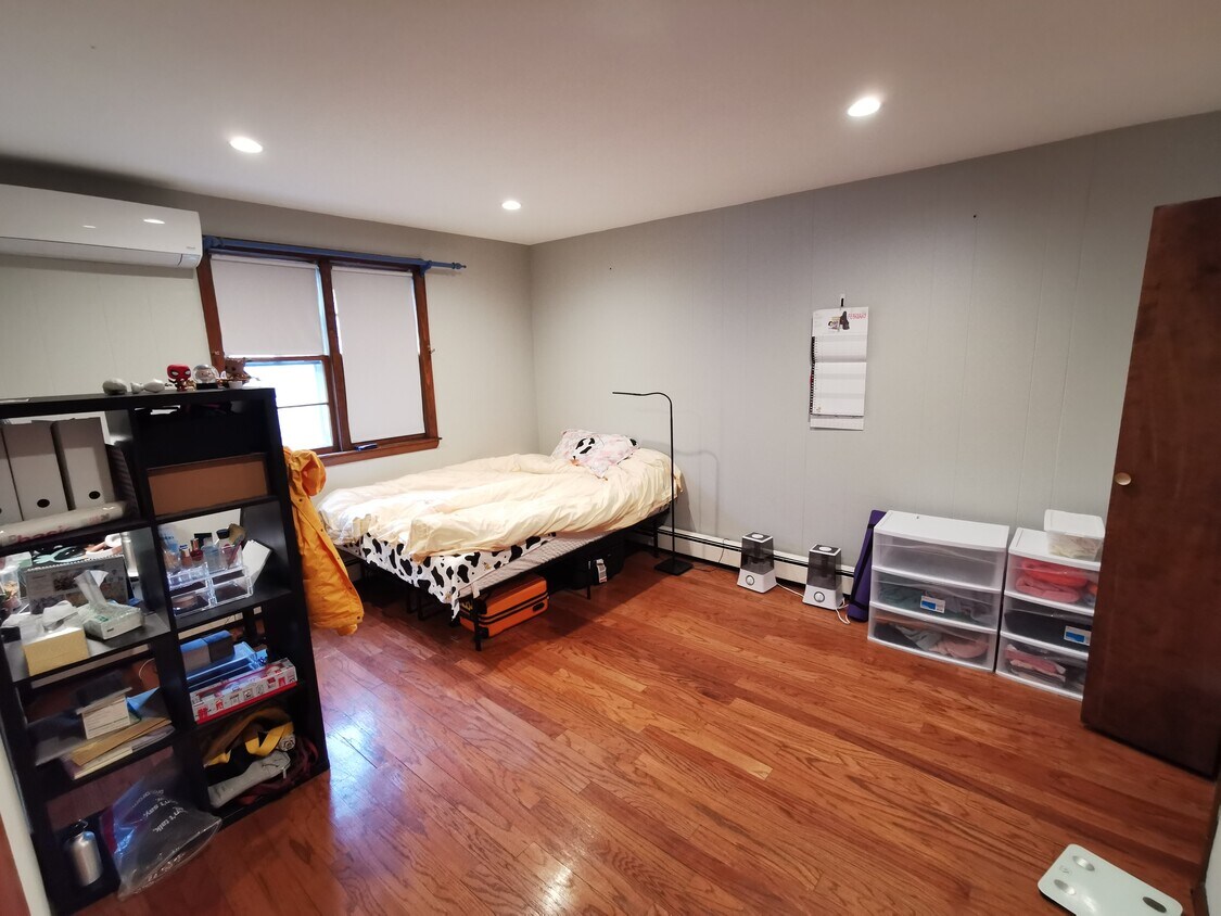 Foto principal - 232 Brookline St