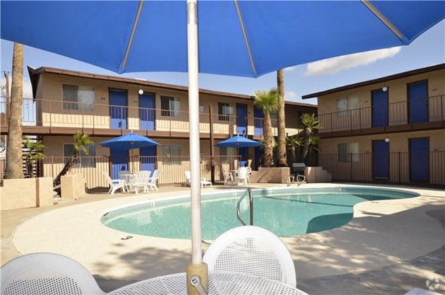 Northern Chateau Apartments