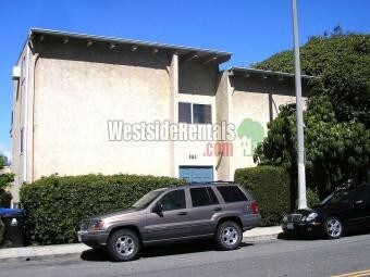 PUERTA PRINCIPAL - 381 Pershing Dr