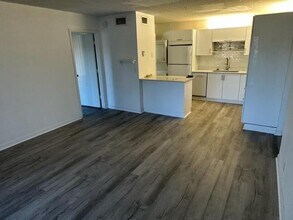 Building Photo - 1106 Green Pine Blvd