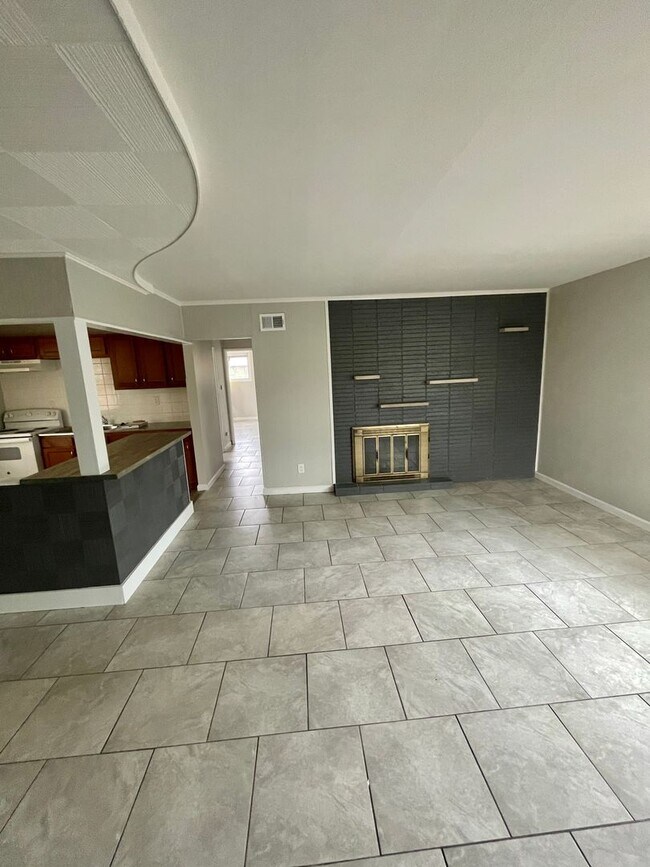 Foto del edificio - 3 Bedroom Modern Design Home for Rent