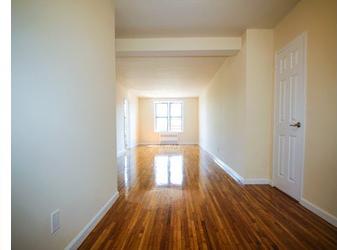 Foto del edificio - 8611 Whitney Ave