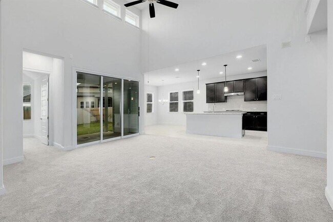 Foto del edificio - 2040 Base Burner Path