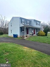 Building Photo - 28 Winard Cir