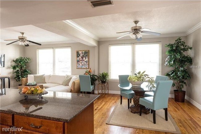 Building Photo - 2 br, 2 bath Condo - 219 4th Avenue North
