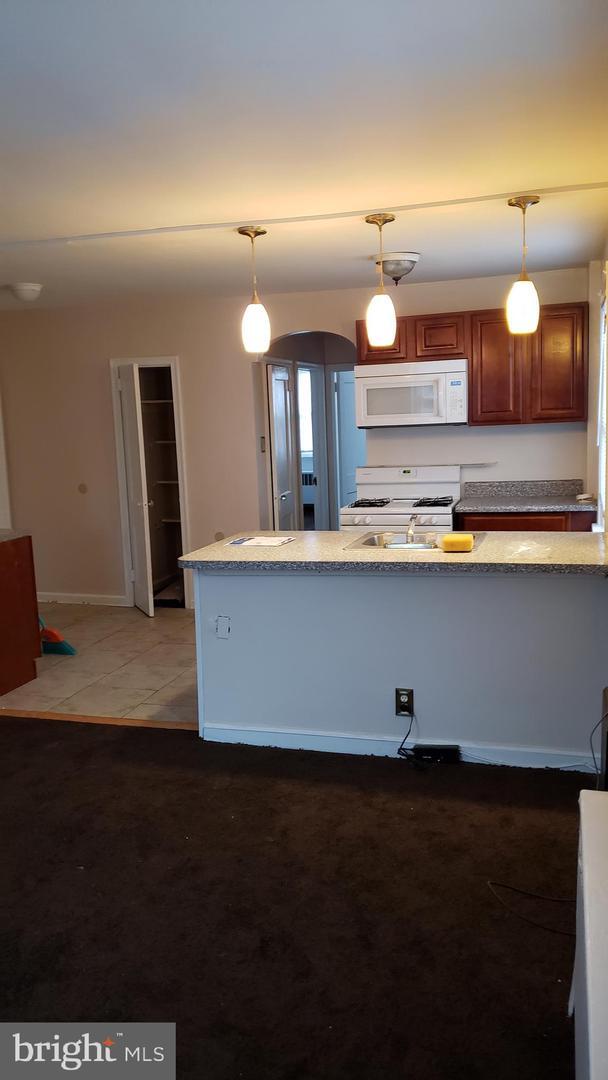 Foto del edificio - 1025 N 68th St