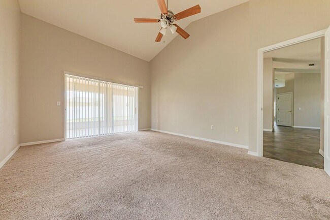 Building Photo - 245 Cloverdale Rd