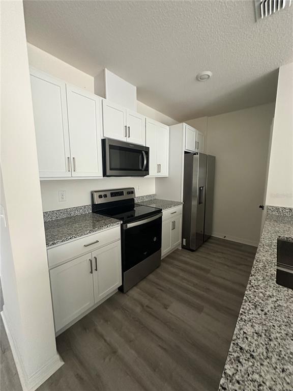 Foto del edificio - 662 Stoney Pointe Cir