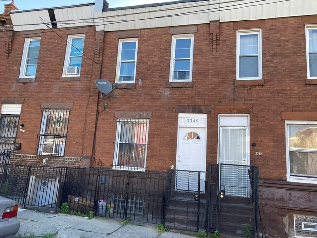 Building Photo - 3349 H St