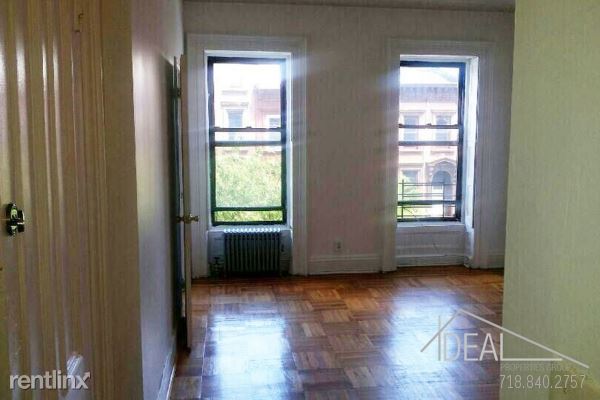 Primary Photo - 126 Quincy St