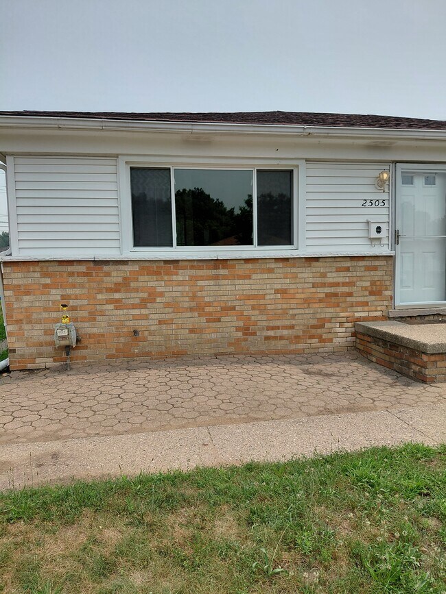 Building Photo - 2505 Stieber Ave