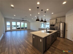 Building Photo - 2216 Prado Dr
