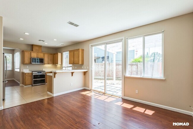 Foto del edificio - Spacious 4BR House in Tracy