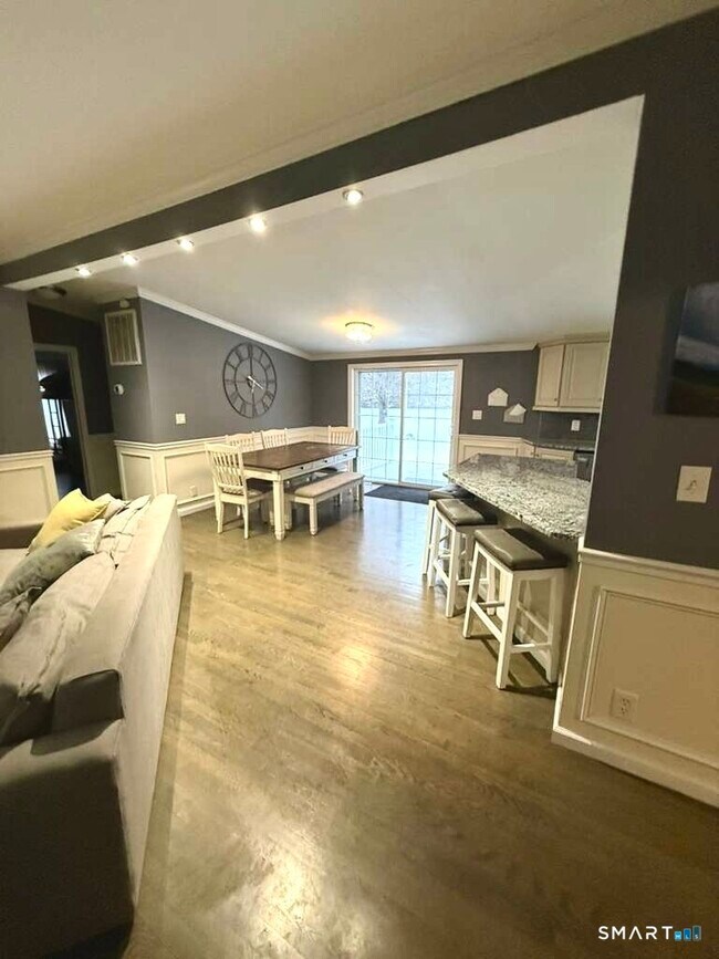 Foto del edificio - 75 Union City Rd