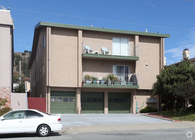 Foto del edificio - 674 Grand Ave